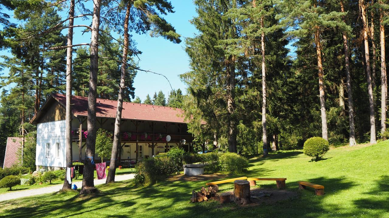 Готель Lojzovy Paseky Фримбурк Екстер'єр фото